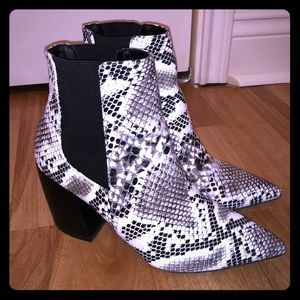 Heeled booties